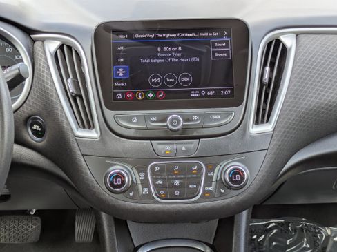 Used 2023 Chevrolet Malibu LT image 5