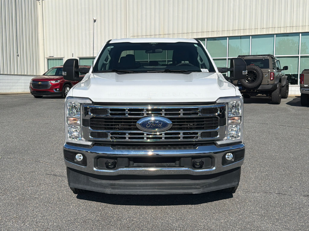 Used 2025 Ford F250 XLT AWD/4WD image 2