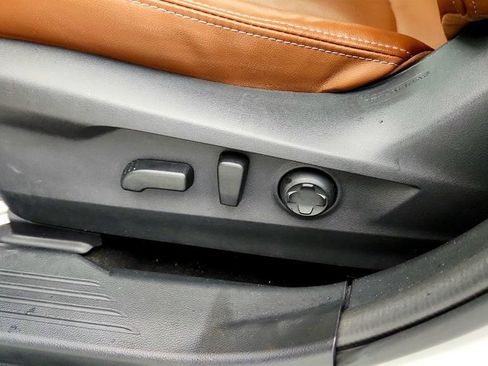 Used 2023 Subaru Outback Touring AWD/4WD image 12