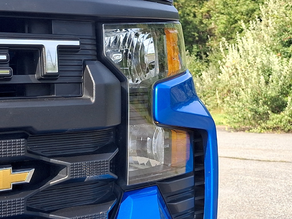 Used 2025 Chevrolet Silverado 1500 Custom AWD/4WD image 9