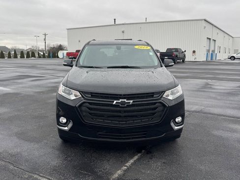 Used 2019 Chevrolet Traverse LT image 2
