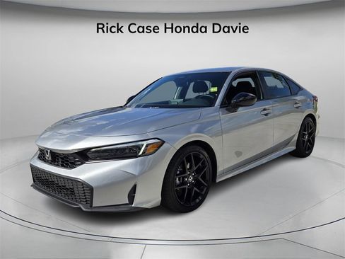 Used 2025 Honda Civic Sport image 9