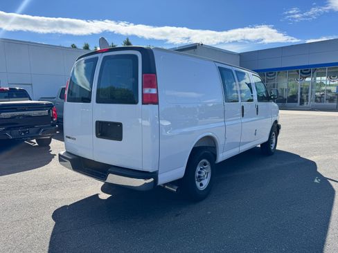 New 2026 Chevrolet Express 2500 RWD image 3
