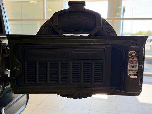 Used 2024 Jeep Wrangler Unlimited AWD/4WD image 43