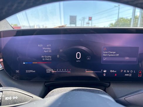 Used 2025 Buick Enclave Preferred AWD/4WD image 22