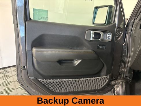 Used 2021 Jeep Gladiator Overland image 9