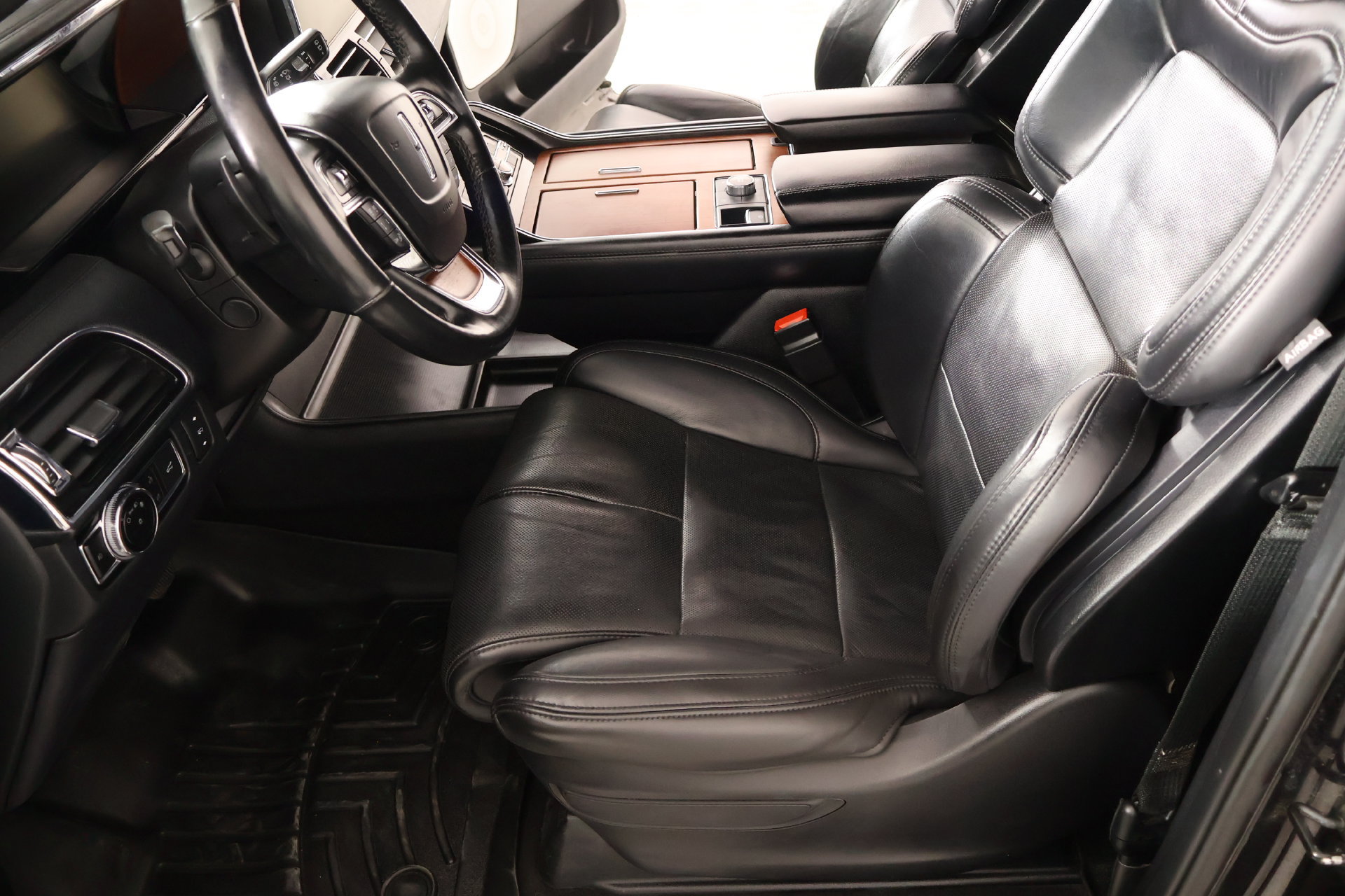 Used 2020 Lincoln Navigator Reserve w/ Equipment Group 208A Reserve AWD/4WD image 12