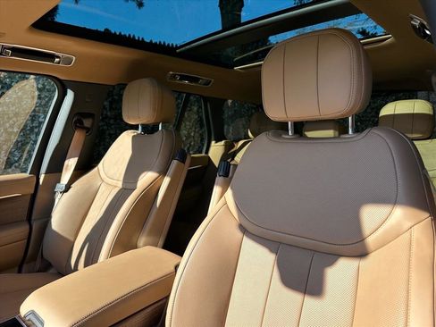 New 2026 Land Rover Range Rover SE image 14