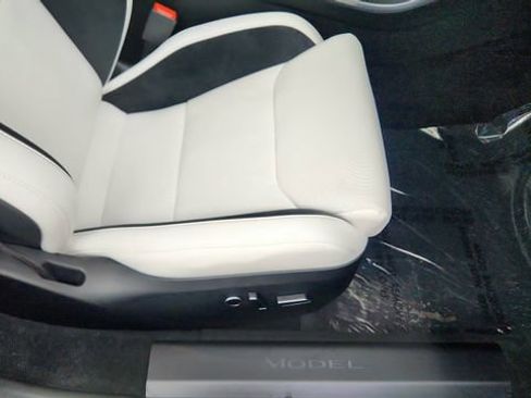 Used 2025 Tesla Model S Plaid image 22