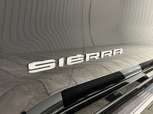 New 2026 GMC Sierra 1500 SLT image 32