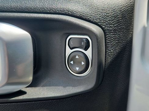 Used 2024 Jeep Wrangler Unlimited Sport AWD/4WD image 17