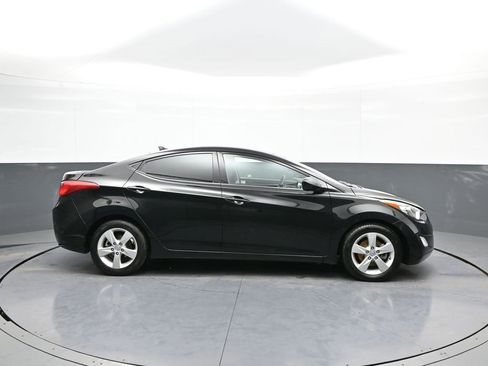Used 2013 Hyundai Elantra GLS w/ Preferred Pkg image 5
