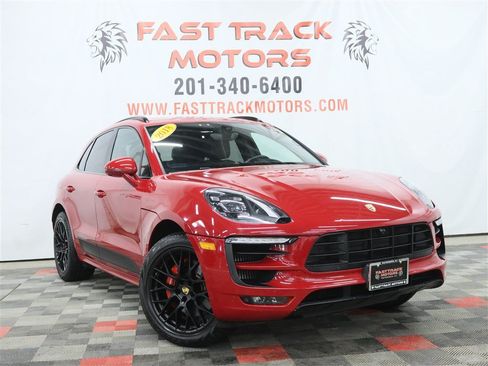 Used 2018 Porsche Macan GTS AWD/4WD image 3