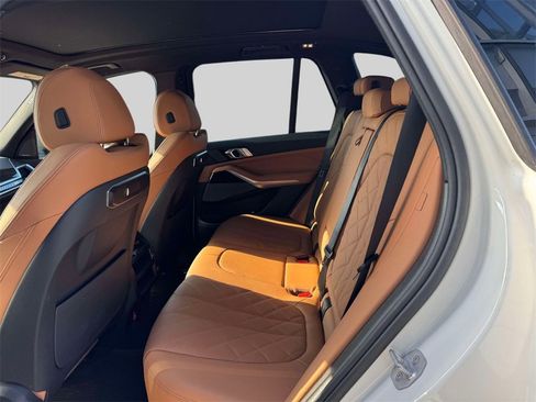 Certified 2025 BMW X5 xDrive50e w/ Premium Package image 11