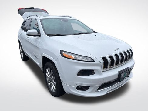Used 2016 Jeep Cherokee Overland image 3