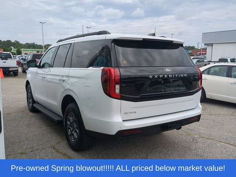 Used 2025 Ford Expedition Active RWD image 2