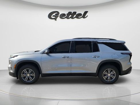 Used 2026 Chevrolet Traverse LT FWD image 8