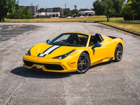 Used 2015 Ferrari 458 Speciale A RWD image 2