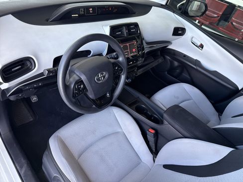 Used 2020 Toyota Prius LE w/ Carpet Mat Package AWD/4WD image 17