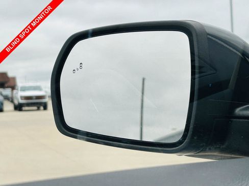 Used 2024 Ford Edge SEL w/ Convenience Package AWD/4WD image 9