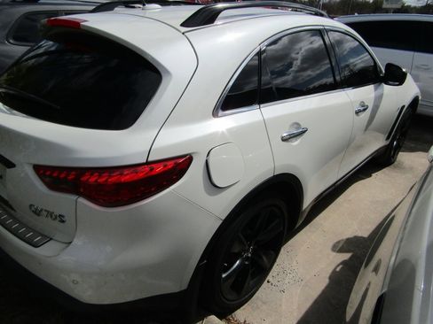 Used 2017 INFINITI QX70 AWD w/ Premium Package image 4