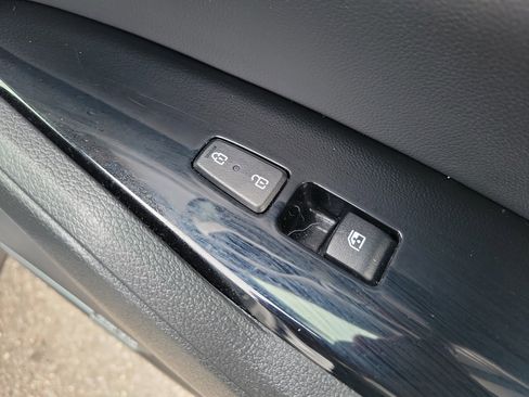 Certified 2023 Kia Sportage SX image 11