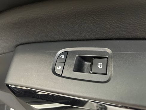 Used 2024 Nissan Pathfinder SV FWD image 31