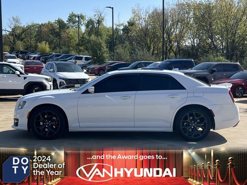 Used 2023 Chrysler 300 S w/ Comfort Group image 6