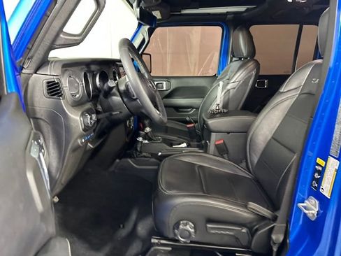 Used 2023 Jeep Wrangler Unlimited Sahara image 11