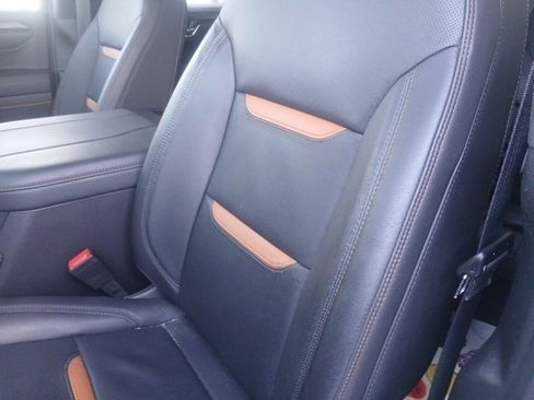 Used 2024 GMC Sierra 1500 AT4 w/ Technology Package image 2