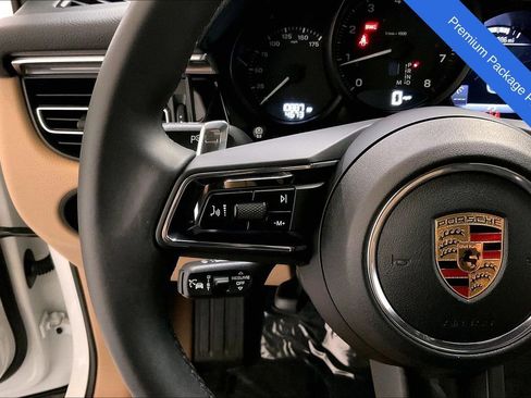 Used 2025 Porsche Macan AWD/4WD image 23