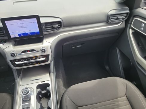 Used 2020 Ford Explorer XLT RWD image 18