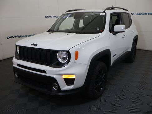 Used 2020 Jeep Renegade Altitude AWD/4WD image 11