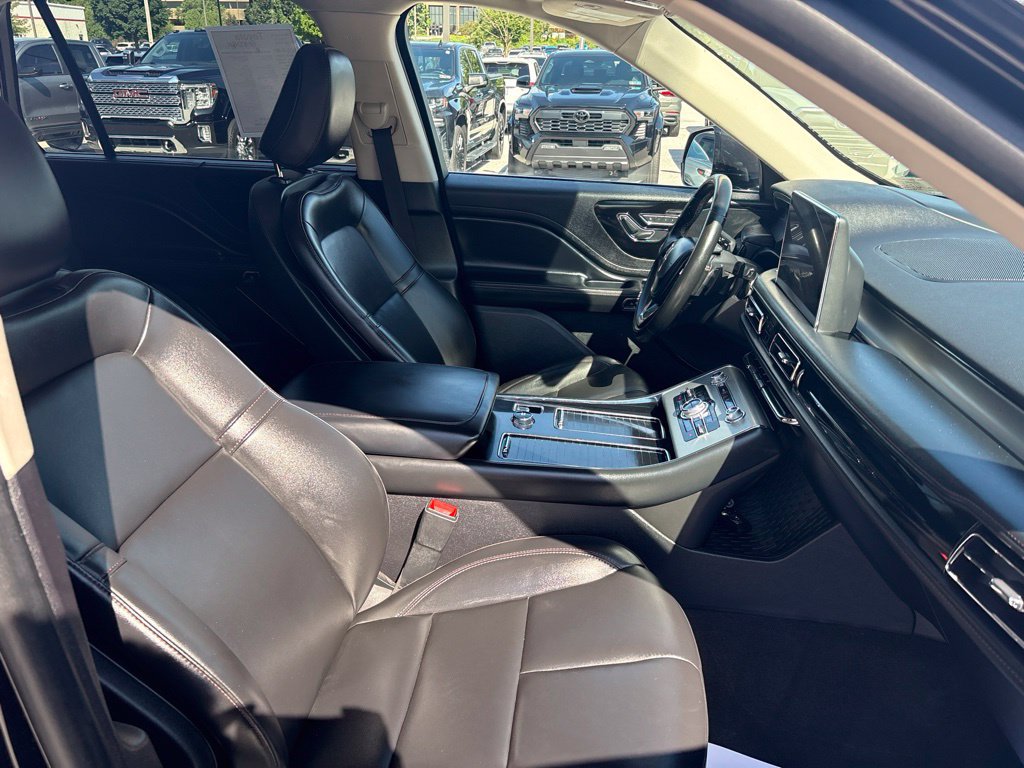Used 2023 Lincoln Aviator AWD image 35