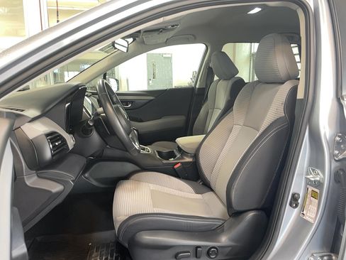 Used 2023 Subaru Outback Premium AWD/4WD image 6