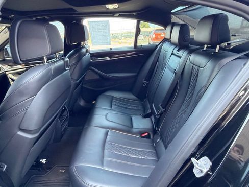 Used 2021 BMW 530i w/ M Sport Package RWD image 11