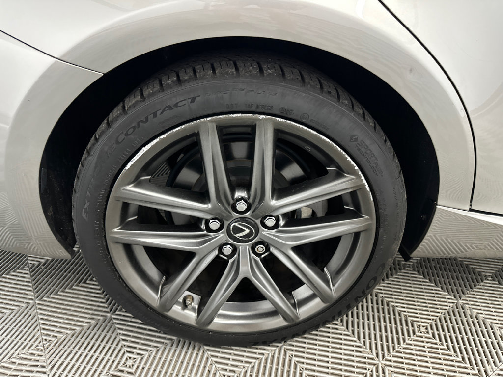 Used 2018 Lexus IS 300 F Sport w/ F Sport Package RWD image 18