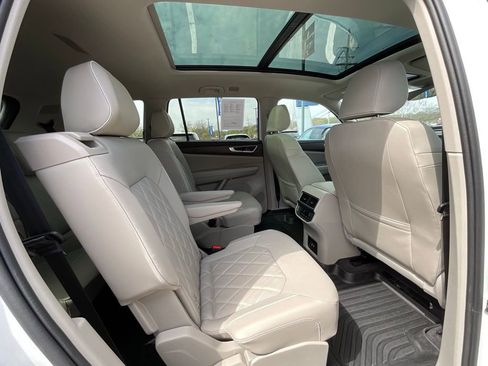 Used 2024 Volkswagen Atlas SEL Premium R-Line image 20