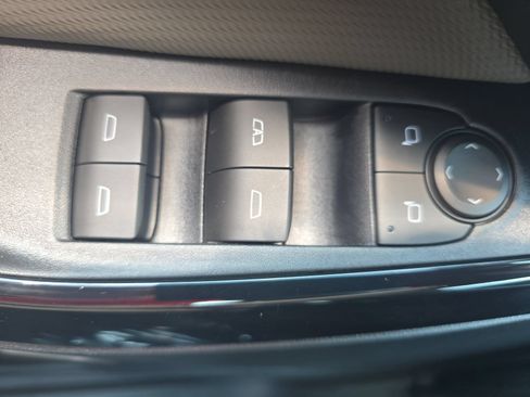 Used 2026 Chevrolet Equinox LT w/ Convenience Package II FWD image 26