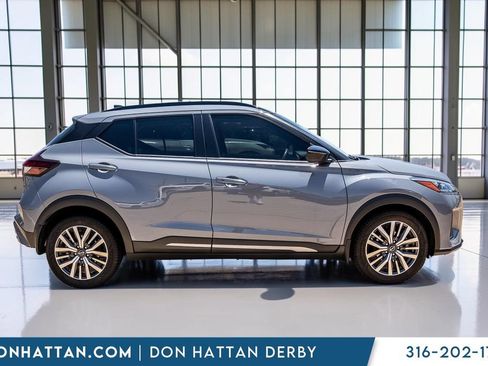 Used 2023 Nissan Kicks SR w/ SR Premium Package FWD image 35