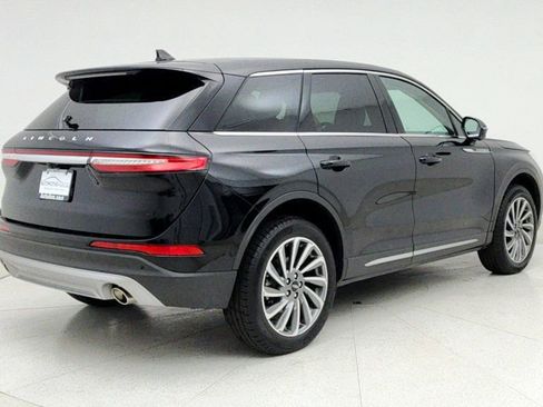 Used 2025 Lincoln Corsair Reserve image 5