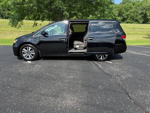 Used 2016 Honda Odyssey Touring image 10