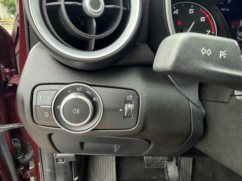 Used 2019 Alfa Romeo Giulia AWD w/ Cold Weather Package image 30