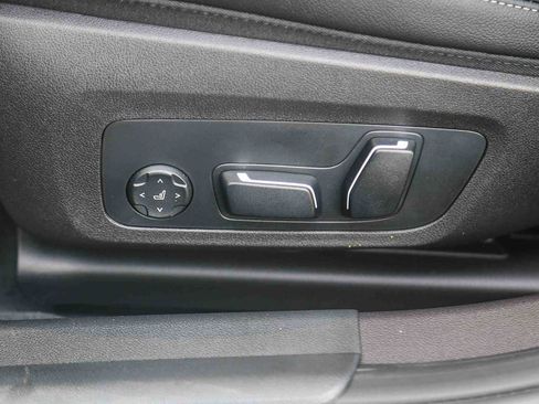 New 2026 BMW 330i Sedan w/ M Sport Package image 18