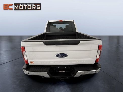 Used 2019 Ford F250 XLT w/ XLT Value Package image 5