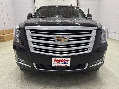 Used 2019 Cadillac Escalade Platinum AWD/4WD image 9