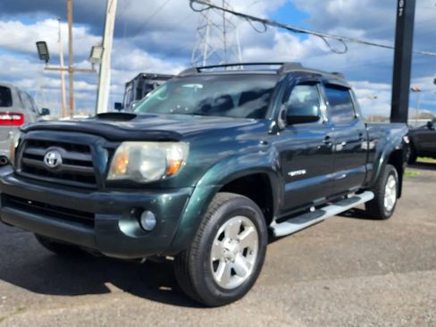 Used 2010 Toyota Tacoma PreRunner image 1