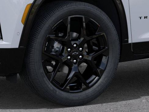 New 2026 Chevrolet Traverse RS w/ LPO, Floor Liner Package FWD image 9