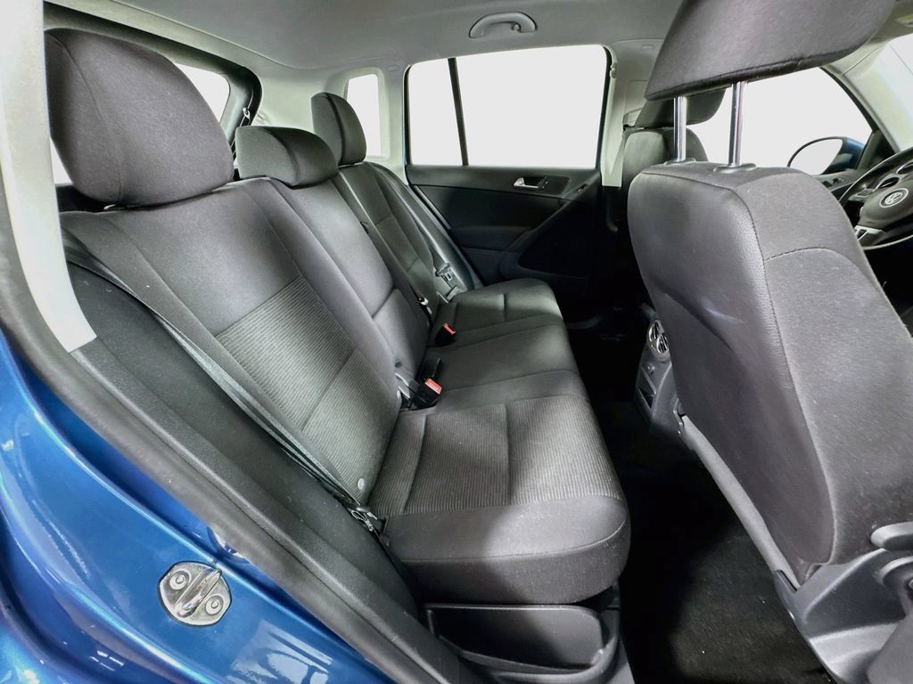 Used 2018 Volkswagen Tiguan Limited w/ Premium Package AWD/4WD image 32