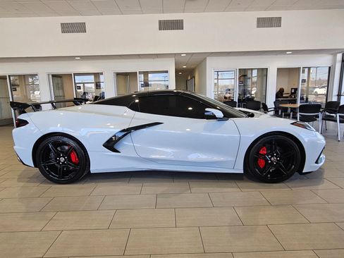 Used 2021 Chevrolet Corvette 2LT image 6